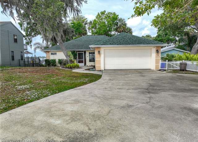 Property at 225 Lake Josephine Rd, Sebring, FL 33875, 3 beds, 2 baths