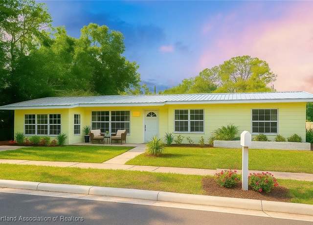 Property at 1009 Taseschee Dr, Sebring, FL 33870, 4 beds, 2 baths