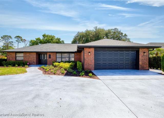 Property at 2842 Meadowood Ln, Sebring, FL 33875, 3 beds, 2 baths