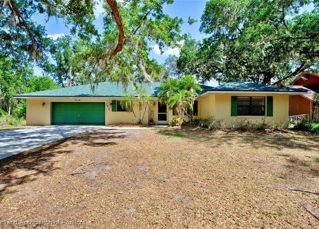 Property at 9424 Kingfisher Pl, Sebring, FL 33875, 3 beds, 2 baths