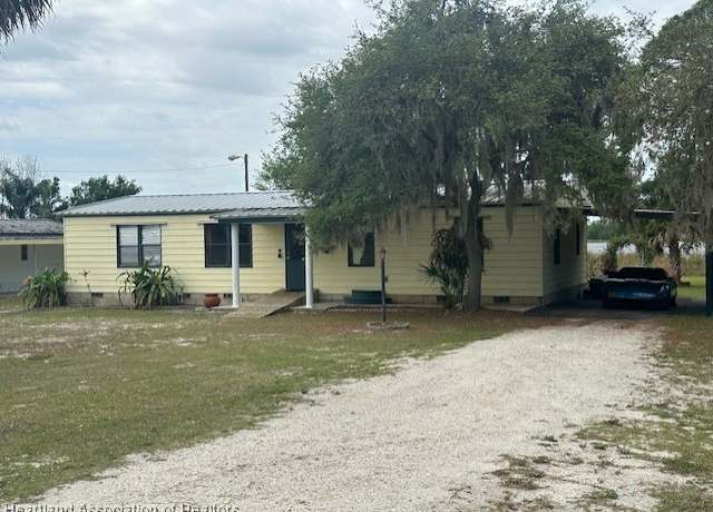 Property at 3092 Holiday Dr, Avon Park, FL 33825, 3 beds, 2 baths
