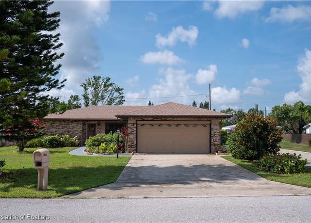 Property at 302 Whatley Blvd, Sebring, FL 33870, 3 beds, 2 baths