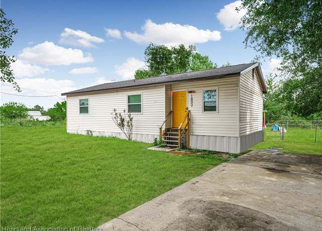 Property at 1802 W Fondulac Rd, Avon Park, FL 33825, 3 beds, 2 baths