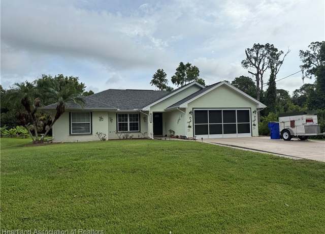 Property at 1502 Paper Birch St, Lake Placid, FL 33852, 3 beds, 2 baths