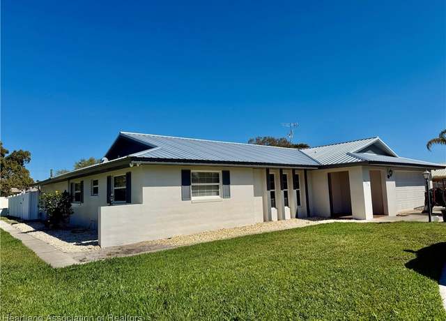 Property at 2026 Beach Dr, Sebring, FL 33870, 3 beds, 3 baths