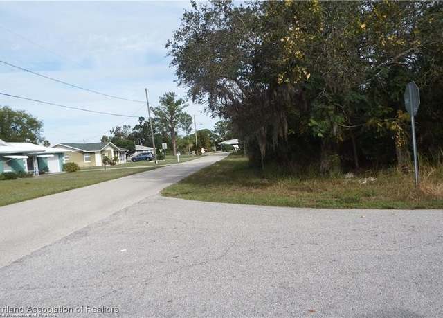 Property at 3520 Austin St, Sebring, FL 33872
