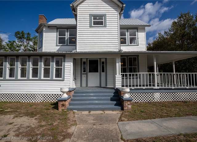 Property at 14 W Pleasant St, Avon Park, FL 33825, 3 beds, 3 baths