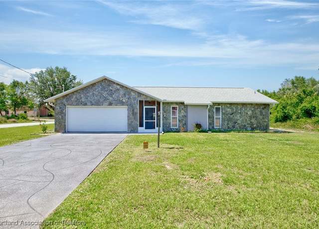 Property at 1008 Godetia St, Lake Placid, FL 33852, 4 beds, 3 baths