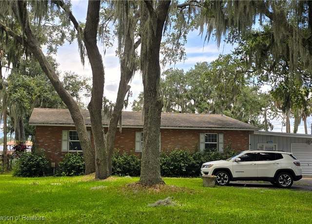 Property at 2068 Oak Blvd, Sebring, FL 33875, 3 beds, 2 baths