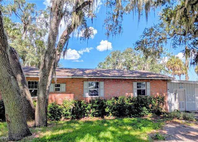 Property at 2068 Oak Blvd, Sebring, FL 33875, 3 beds, 2 baths