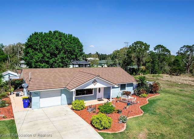 Property at 380 Parker St NE, Lake Placid, FL 33852, 2 beds, 2 baths