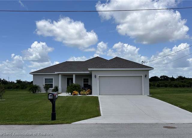 Property at 621 Palmdale Ave, Avon Park, FL 33825, 3 beds, 2 baths