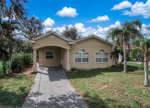 Property at 1621 Warfield Pl, Sebring, FL 33870, 2 beds, 1.5 baths