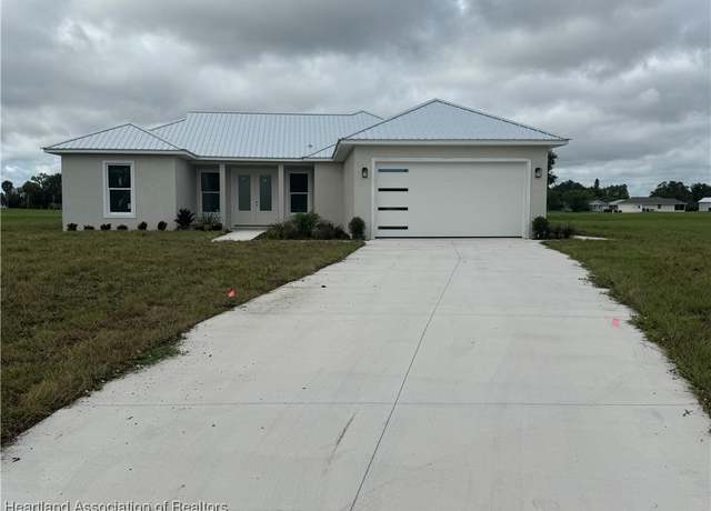 Property at 817 Woodmont St, Sebring, FL 33876, 3 beds, 2 baths