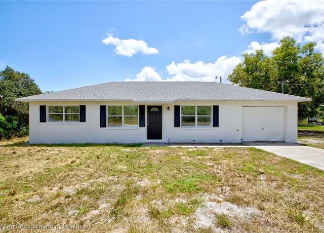 Property at 425 Sandpiper St, Lake Placid, FL 33852, 2 beds, 2 baths