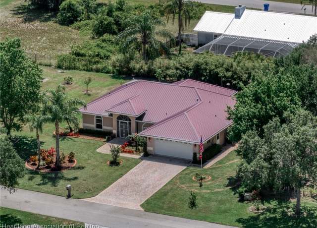 Property at 5811 Twisted Oaks Dr, Sebring, FL 33876, 3 beds, 2 baths