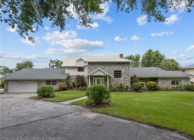 Property at 1236 County Road 17 N, Lake Placid, FL 33852, 4 beds, 4.5 baths
