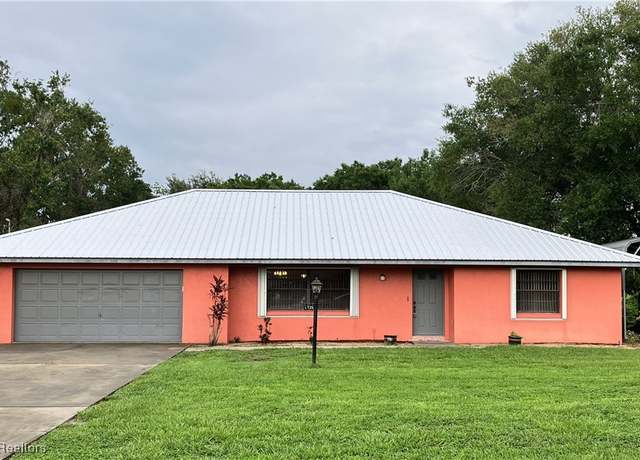 Property at 1725 Amber Ln, Lake Placid, FL 33852, 3 beds, 2 baths