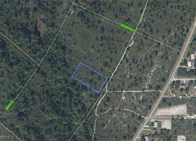 Property at 718 Dolphin Ave, Lake Placid, FL 33852