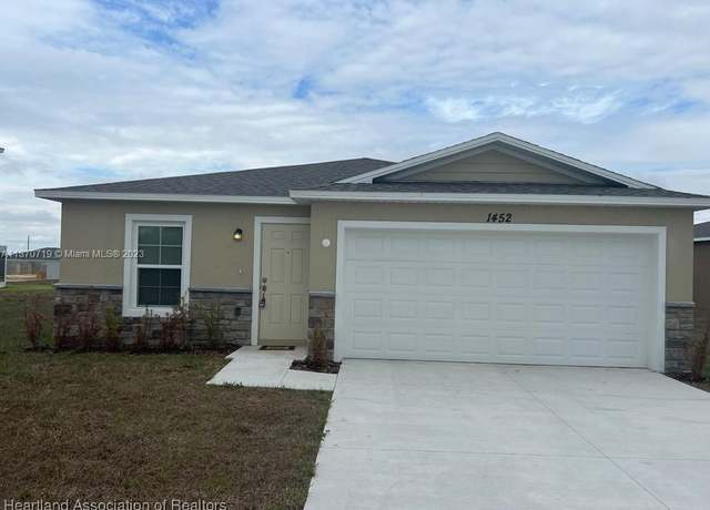 Property at 1452 Stone Cir, Sebring, FL 33870, 4 beds, 2 baths