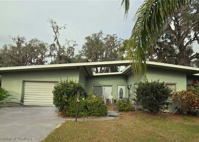 Property at 2458 S Lake Letta Dr, Avon Park, FL 33825, 3 beds, 2 baths