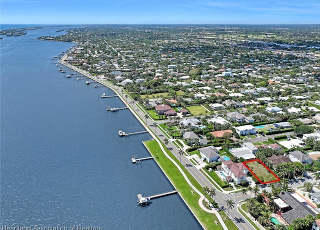 Property at 100 Bunker Rd, West Palm Beach, FL 33405