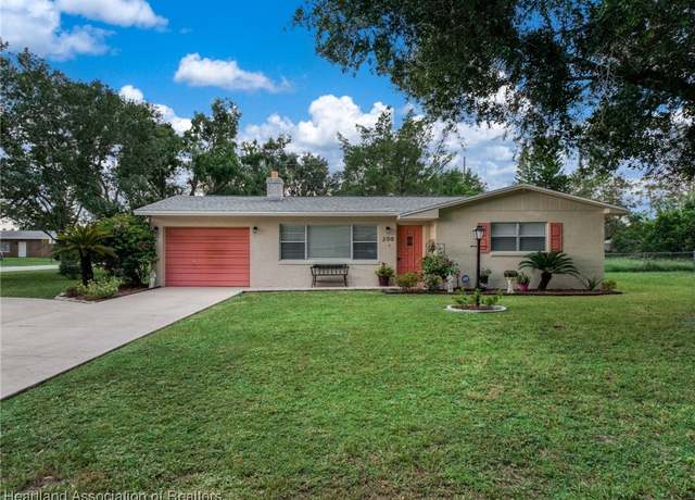 Property at 200 Robin Ave, Sebring, FL 33870, 2 beds, 2 baths