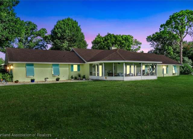 Property at 3530 Lakeview Dr, Sebring, FL 33870, 4 beds, 2.5 baths