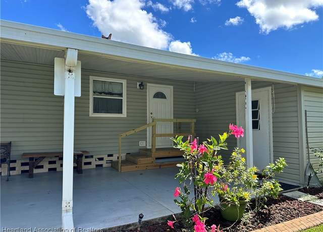 Property at 211 White Poplar Dr, Sebring, FL 33870, 2 beds, 2 baths