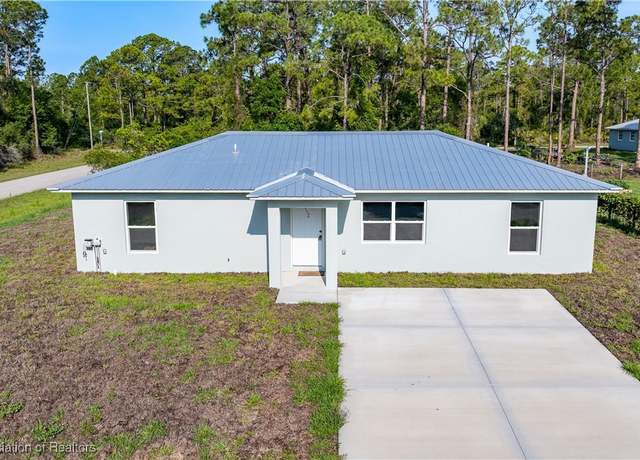 Property at 1100 Redbird St, Lake Placid, FL 33852, 3 beds, 2 baths