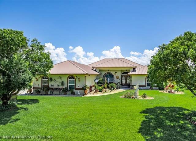 Property at 517 San Marco Dr, Sebring, FL 33876, 4 beds, 3 baths