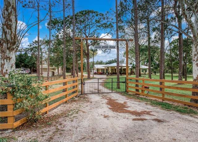 Property at 4334 E Kinsey Rd, Avon Park, FL 33825, 4 beds, 3.5 baths