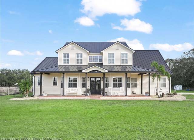Property at 423 9th St NE, Fort Meade, FL 33841, 4 beds, 3.5 baths