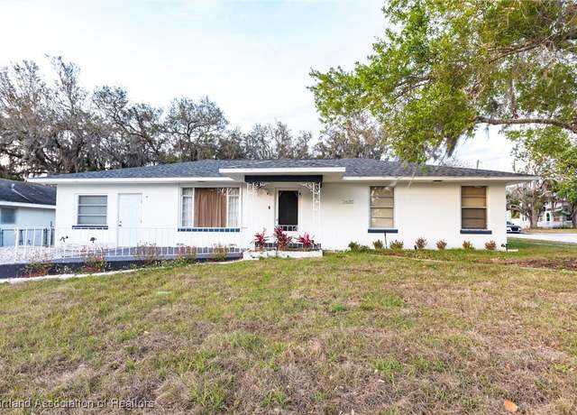 Property at 2600 Lakeview Dr, Sebring, FL 33870, 3 beds, 2 baths