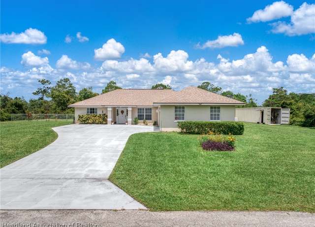 Property at 421 Buchanan Ave NE, Lake Placid, FL 33852, 3 beds, 2 baths