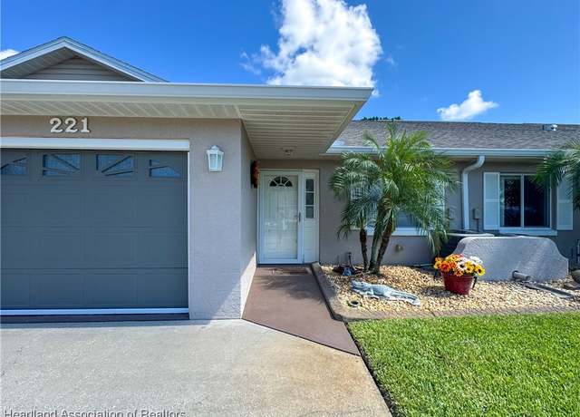 Property at 221 Country Dr, Lake Placid, FL 33852, 2 beds, 2 baths