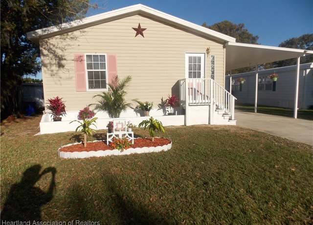 Property at 21 Venetian Pkwy, Lake Placid, FL 33852, 2 beds, 2 baths