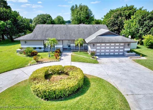 Property at 32 Lake Henry Dr, Lake Placid, FL 33852, 4 beds, 2.5 baths