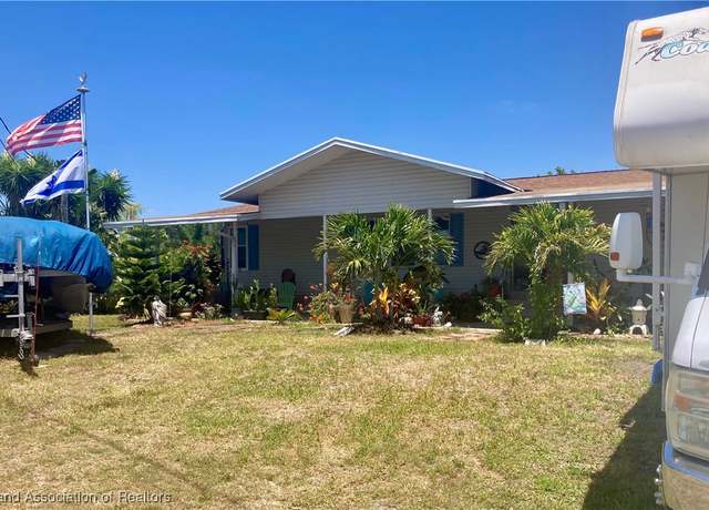 Property at 2135 SE 35th Ln, Okeechobee, FL 34974, 2 beds, 2 baths