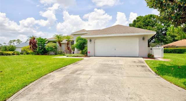 Photo of 2 Meadowlake Cir N, Lake Placid, FL 33852