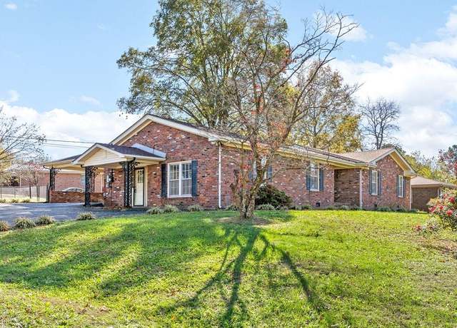 Property at 329 Donna Dr, Hopkinsville, KY 42240, 3 beds, 2 baths
