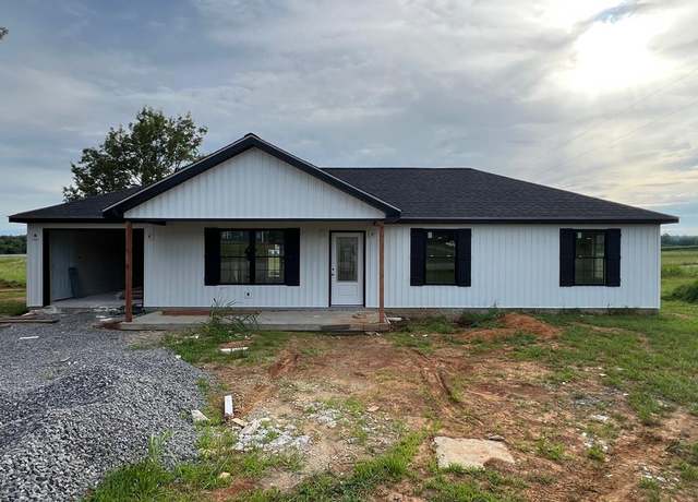 Property at 709 W Shelby Ave, Elkton, KY 42220, 3 beds, 2 baths