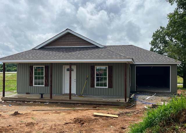 Property at 707 W Shelby Ave, Elkton, KY 42220, 3 beds, 2 baths
