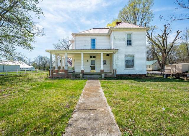 Property at 789 East Jefferson Davis Hwy, Elkton, KY 42220, 4 beds, 2 baths