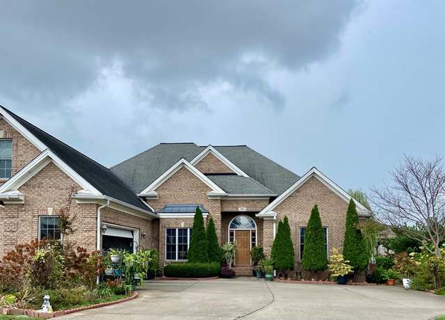 Property at 104 Carmichael Ct, Hopkinsville, KY 42240, 3 beds, 2.5 baths