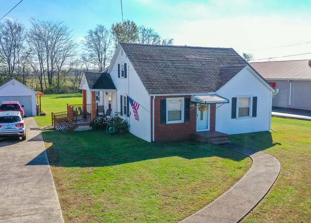 Property at 807 S Main St, Elkton, KY 42220, 4 beds, 2 baths