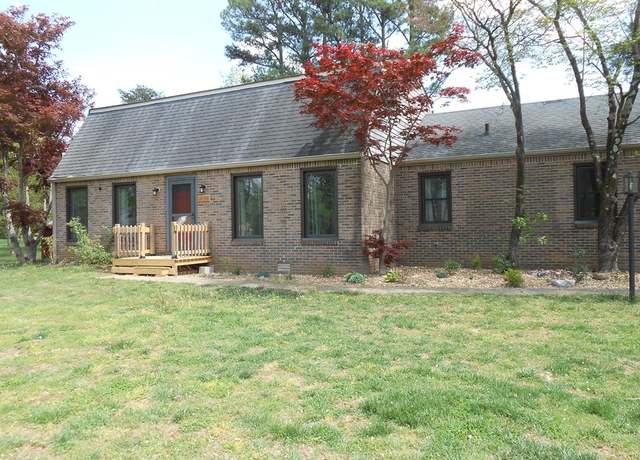 Property at 3012 Cox Ml, Hopkinsville, KY 42240, 4 beds, 3 baths