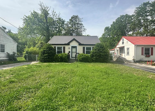 Property at 309 Fairview Dr, Hopkinsville, KY 42240, 2 beds, 1 bath