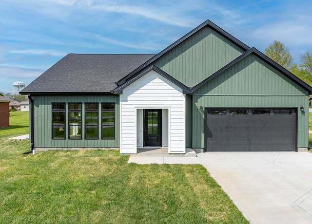 Property at 100 Academy Dr, Hopkinsville, KY 42240, 4 beds, 2.5 baths