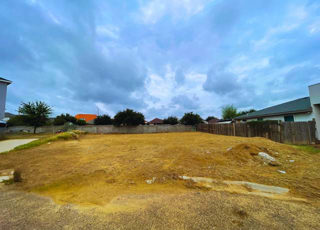 Property at 423 Peyramale Ct, Laredo, TX 78045